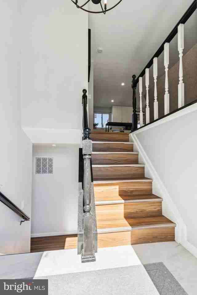 5068 Macnamara Dr - Photo 3 of 30