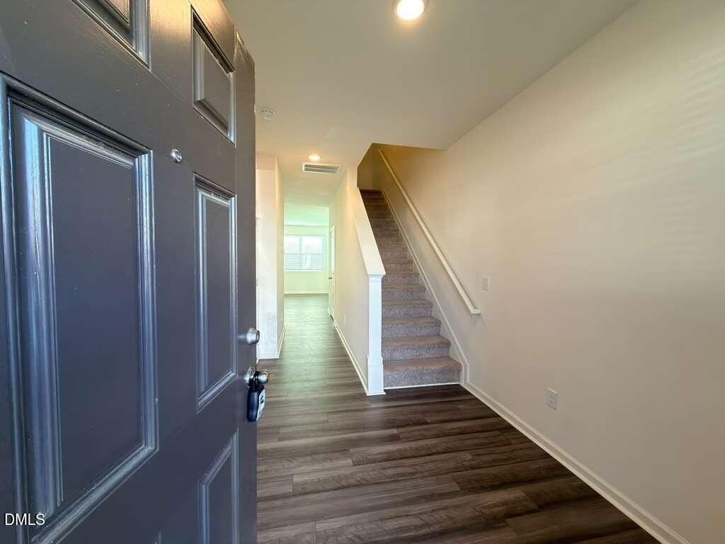 2048 Trailside Dr - Photo 4 of 27