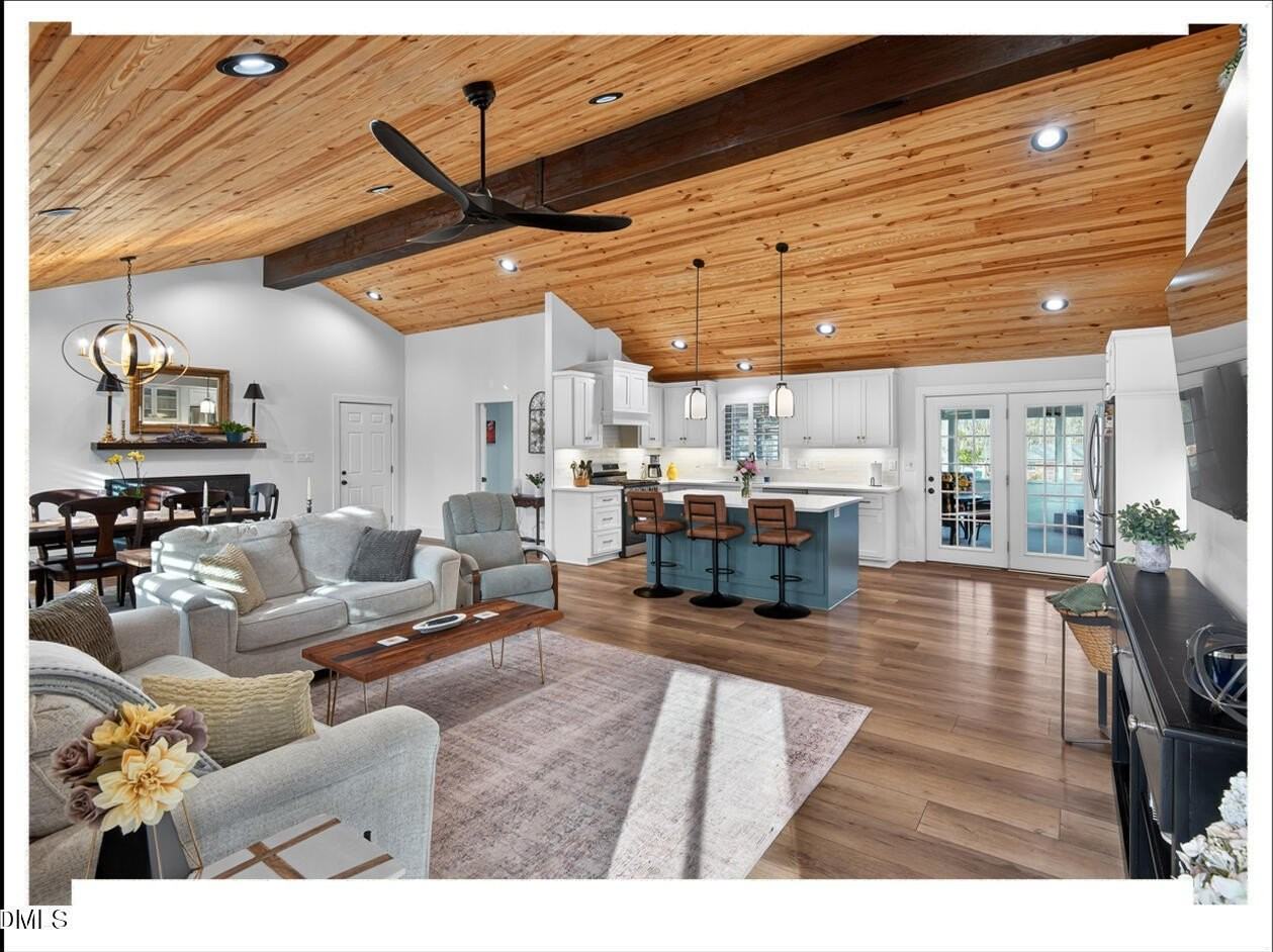 5008 Autumn Dr - Photo 3 of 50