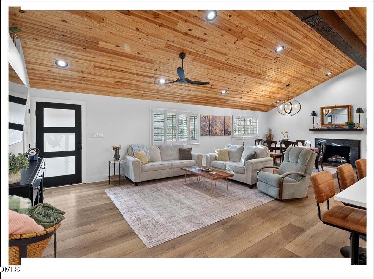 5008 Autumn Dr - Photo 4 of 50