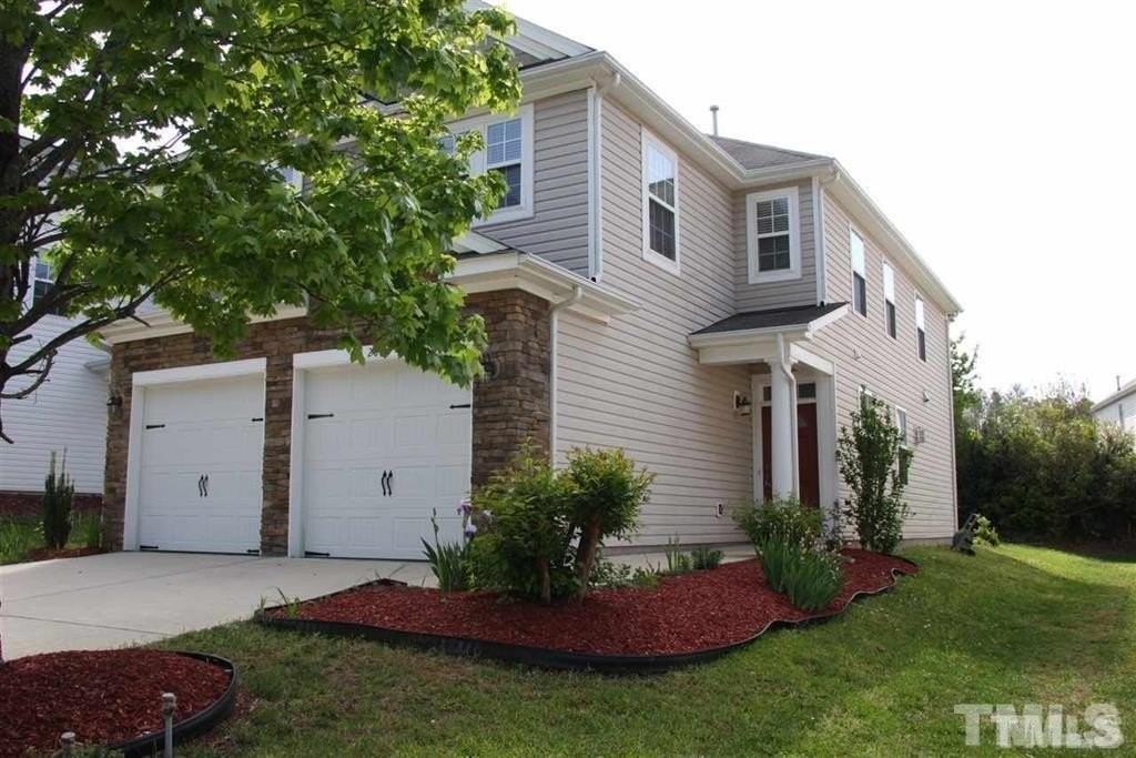 2023 Remington Oaks Cir - Photo 2 of 23