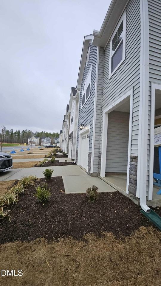 63 Broward Ln - Photo 3 of 31