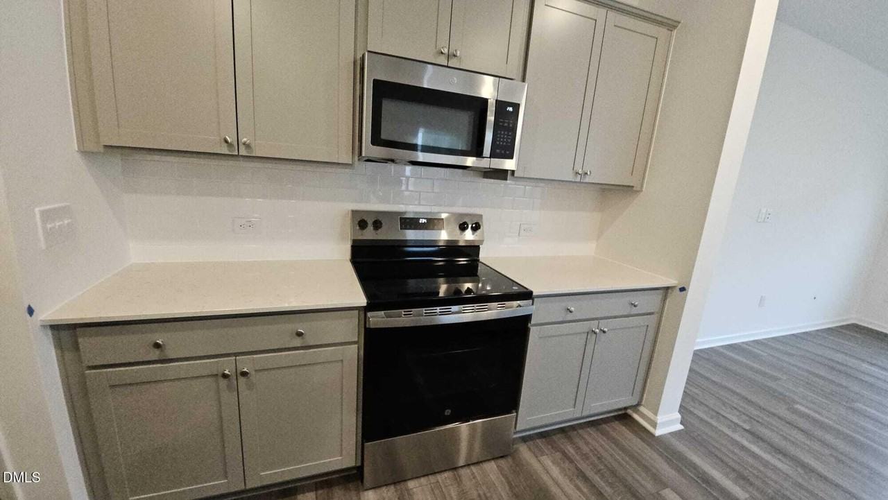 63 Broward Ln - Photo 6 of 31