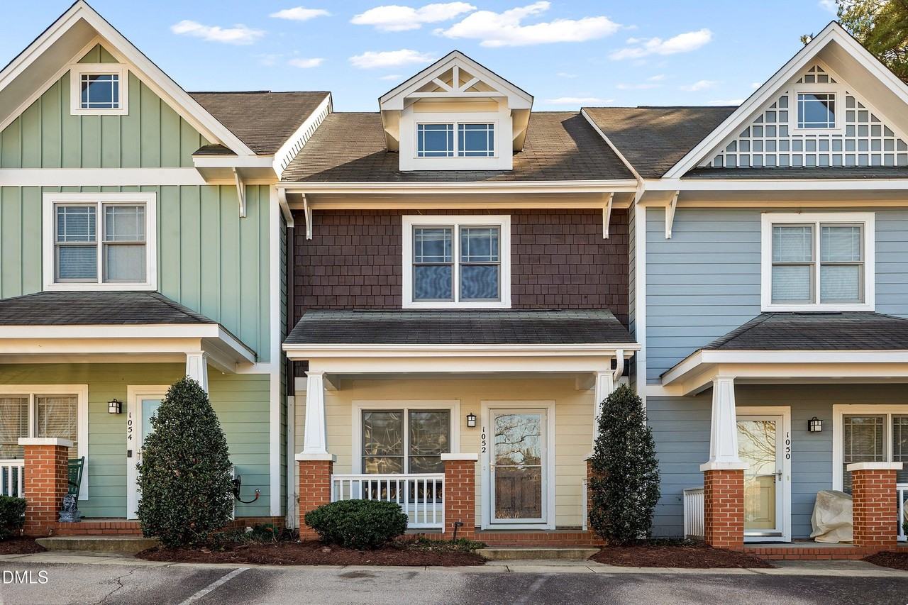 1052 Mica Lamp Ct - Photo 2 of 33