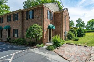 featured image of 1109 Skyline Dr Apt 1 #Apt 1