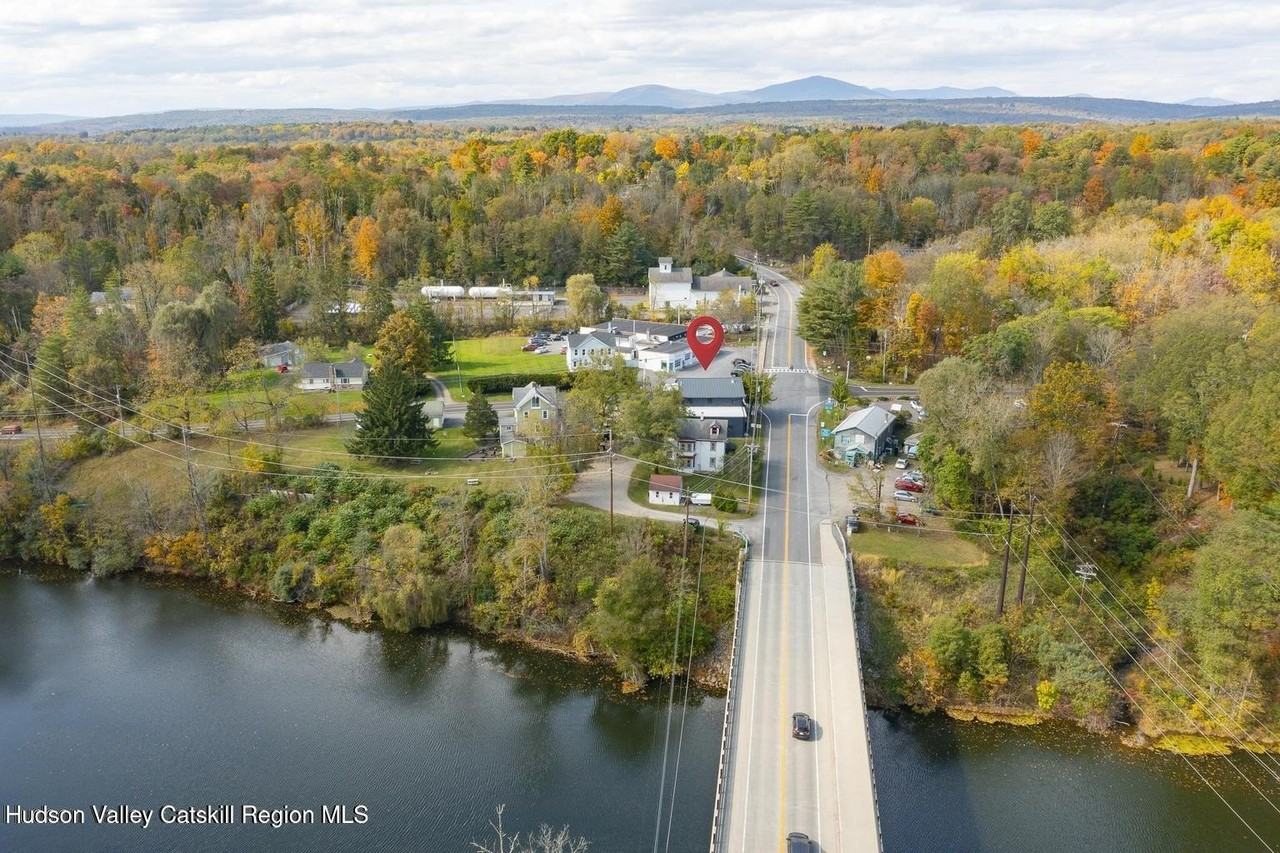 2303 Lucas Tpke Apt 3 - Photo 2 of 22