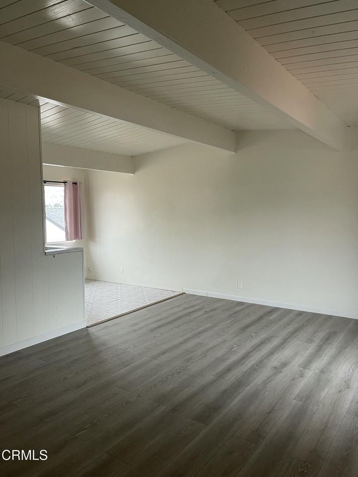 712 S G St #E - Photo 4 of 12