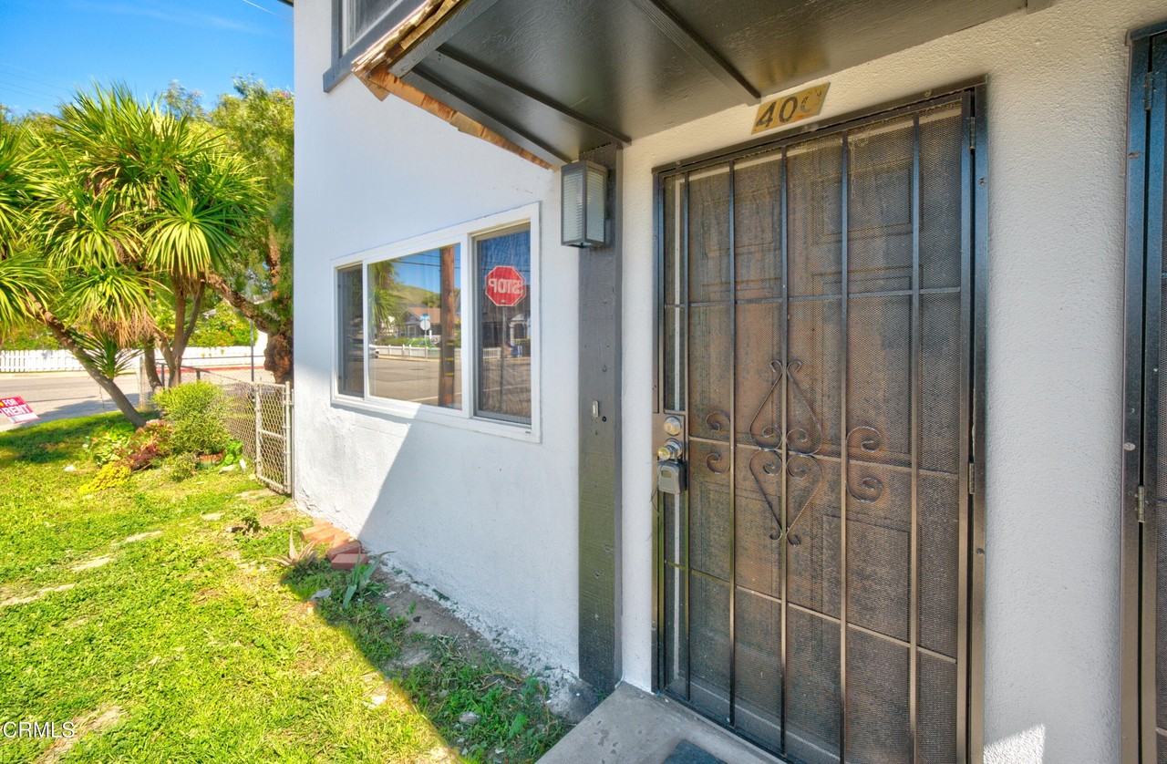 400 Arcade Dr - Photo 2 of 11