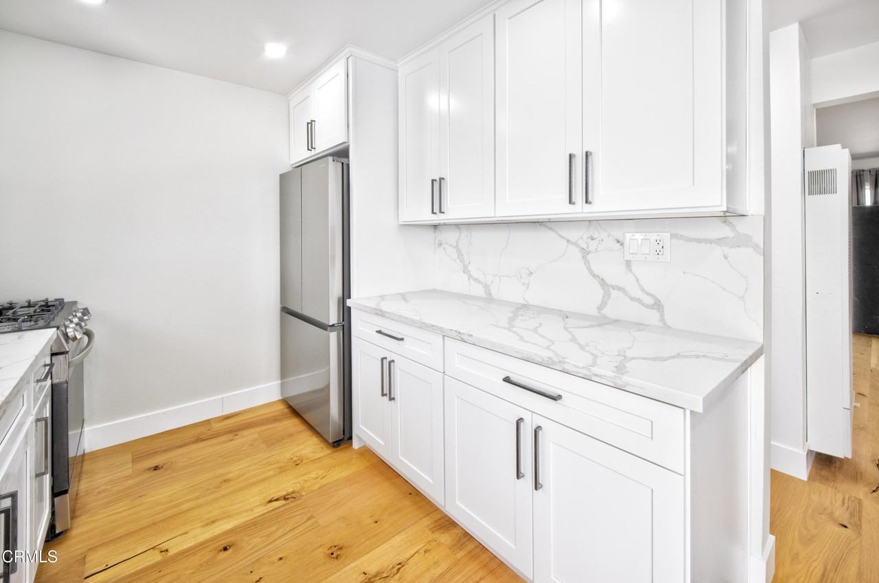 400 Arcade Dr - Photo 5 of 11