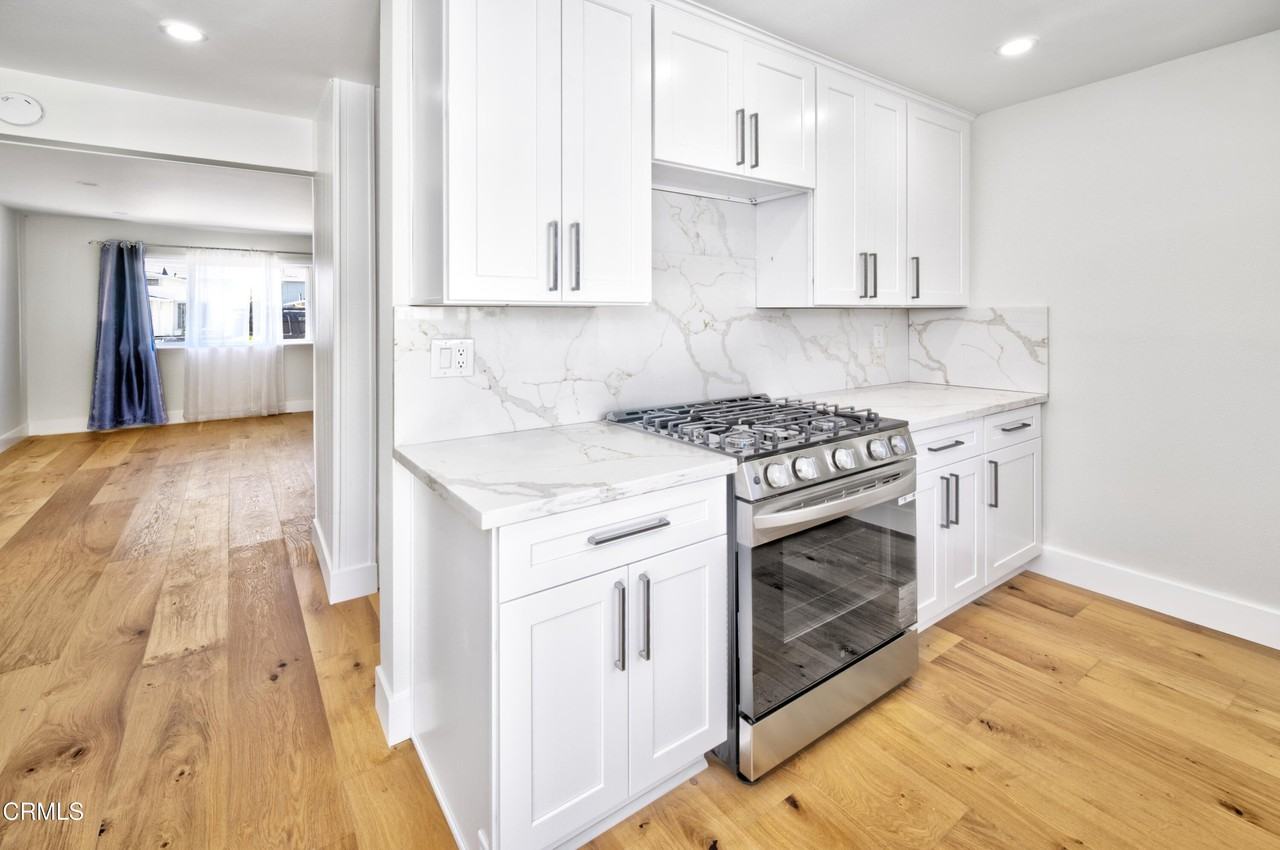 404 Arcade Dr - Photo 4 of 11