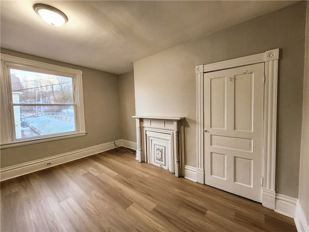 124 Cutler St - Photo 3 of 9