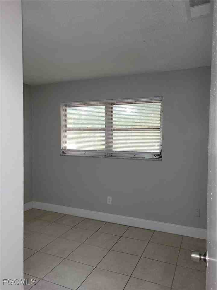 2241 Euclid Ave Apt 4 #4 - Photo 6 of 14