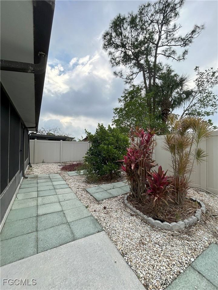 5560 Longleaf Dr - Photo 7 of 31