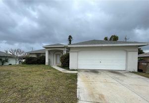 606 Sw 27th Ter - Photo 1 of 1