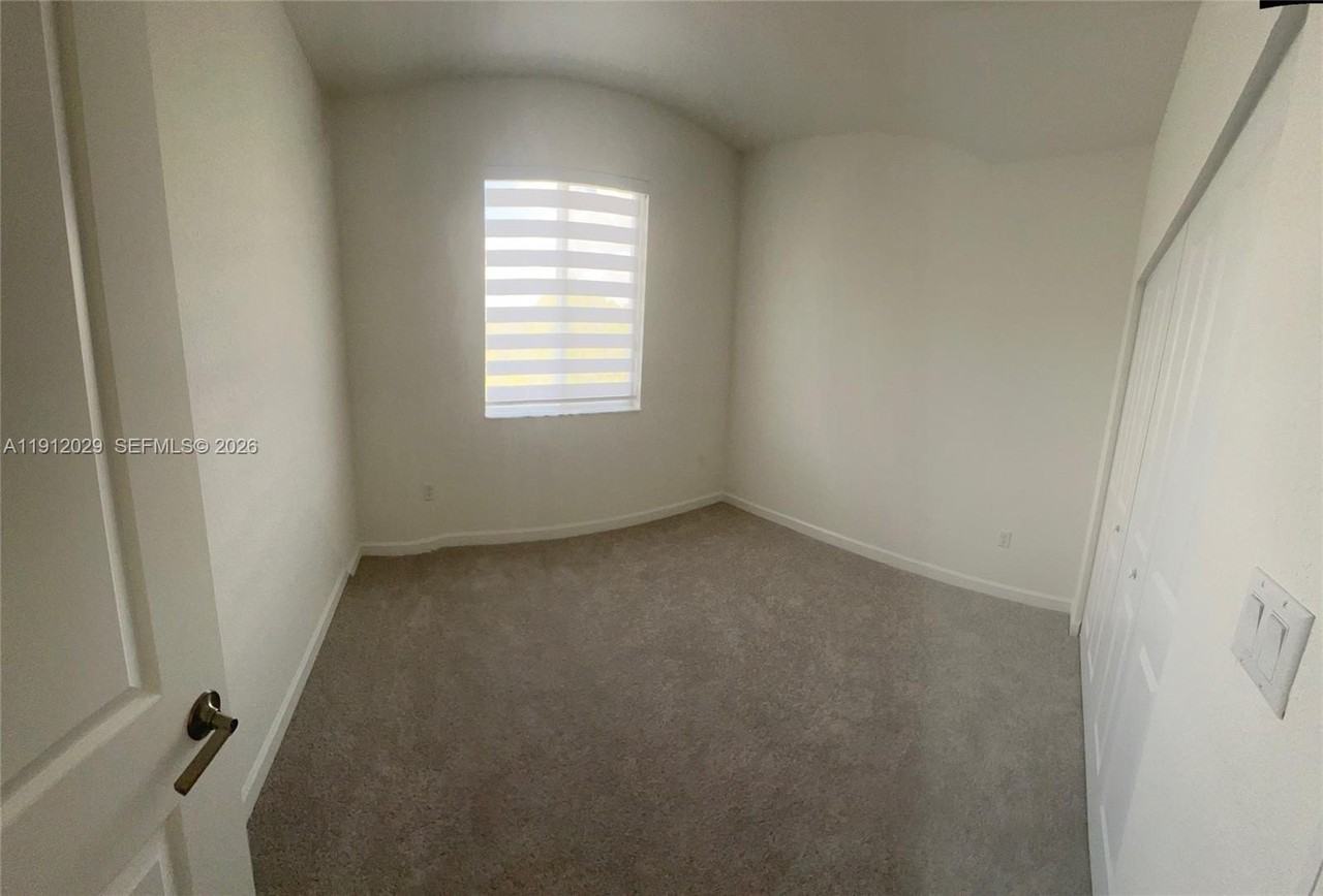 1406 Se 6th Rd #1406 - Photo 7 of 12