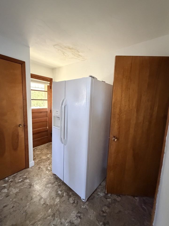 137 Greenwood Ave #1 - Photo 4 of 10