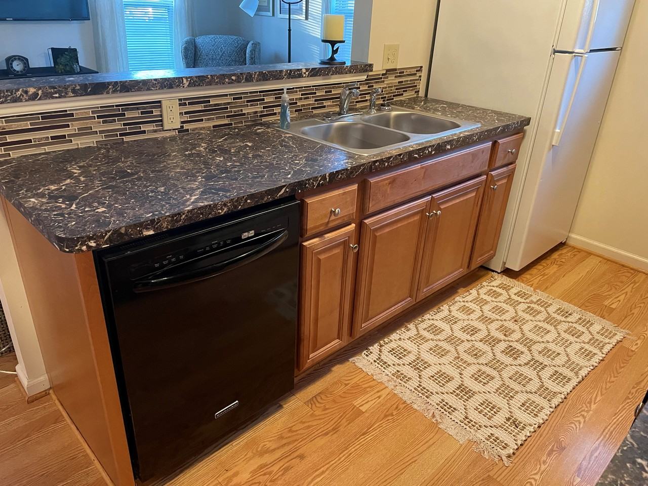 6138 Rutherford Ave - Photo 7 of 14