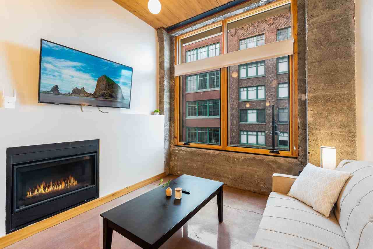 2120 Commerce St #208 - Photo 4 of 24