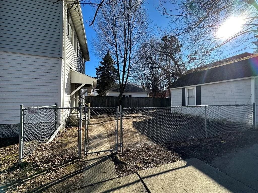 109 Schubert St #2 - Photo 3 of 12