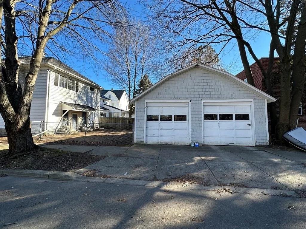 109 Schubert St #2 - Photo 4 of 12