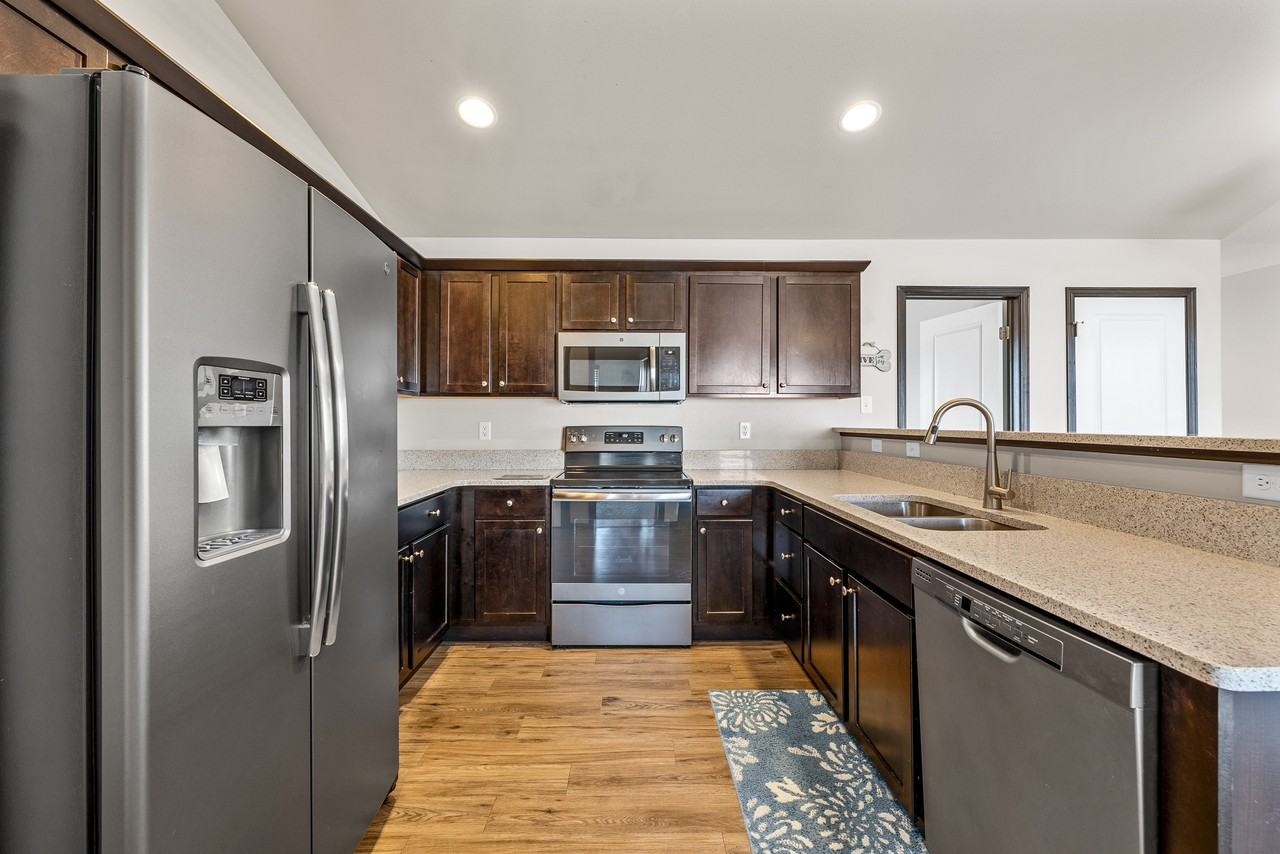 1240 Mary Ln - Photo 2 of 23