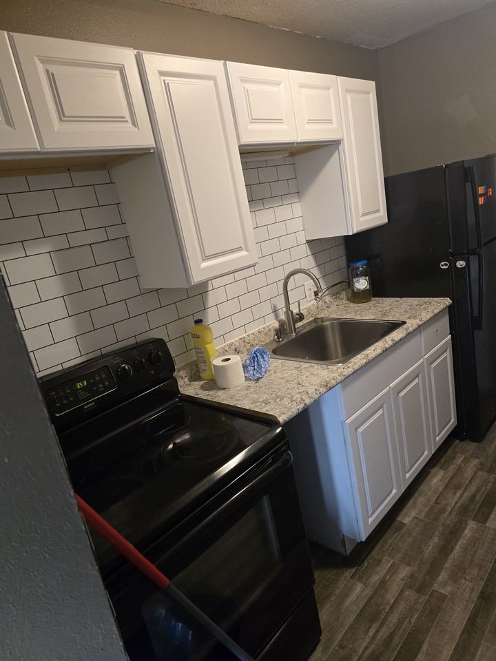 216 S Cavin St #8 - Photo 2 of 11