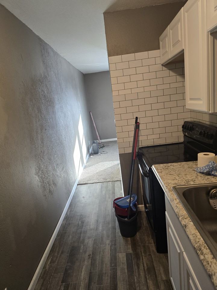 216 S Cavin St #8 - Photo 7 of 11