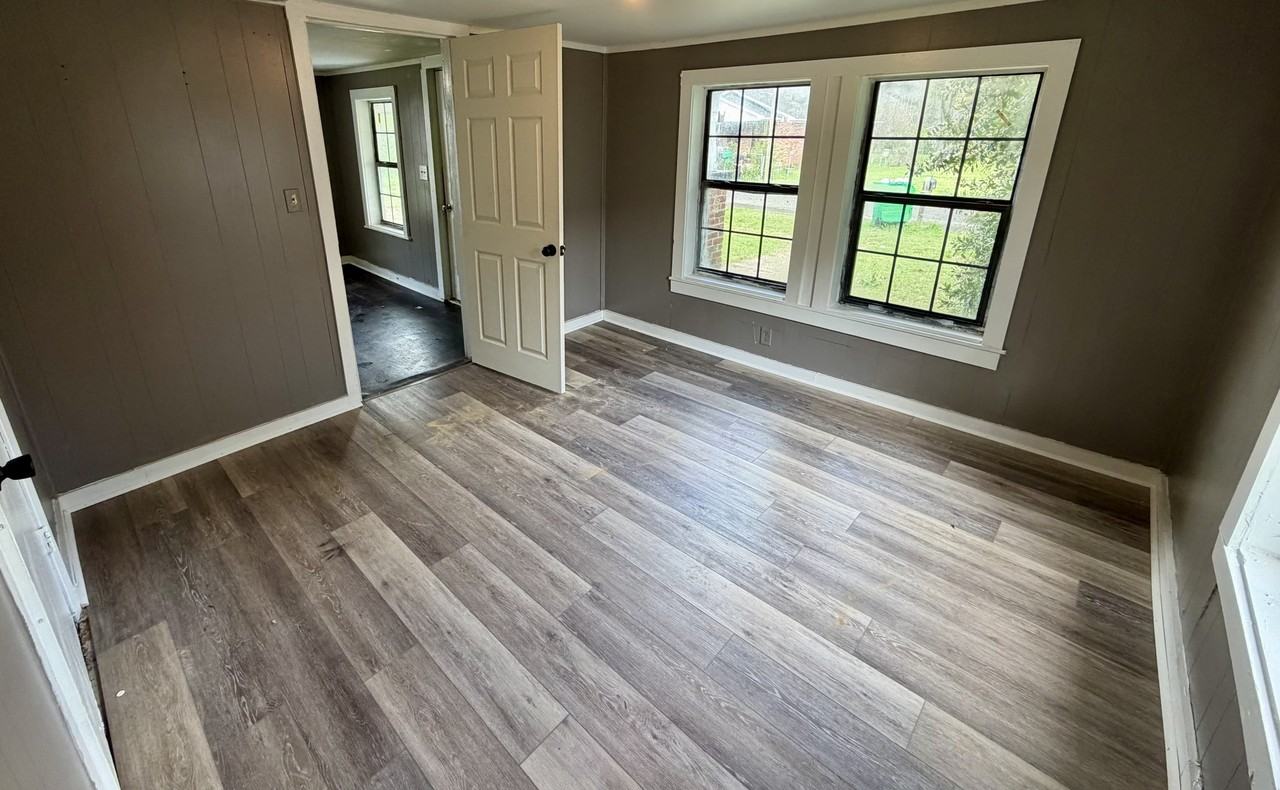 2608 6th Ave N - Photo 2 of 9