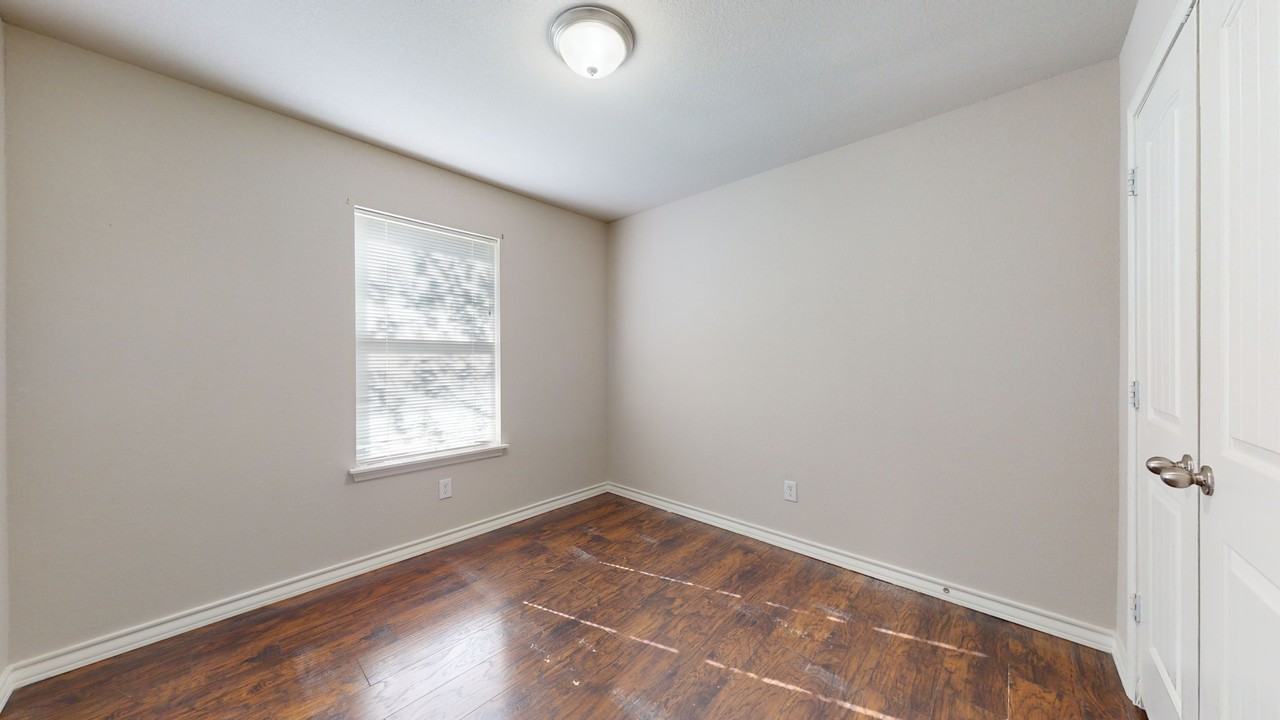 2104 Daniel St #1 - Photo 7 of 12