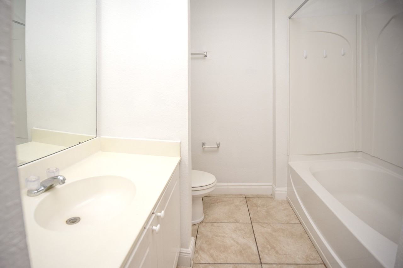 2814 Club Cortile Cir Apt A #A - Photo 5 of 14