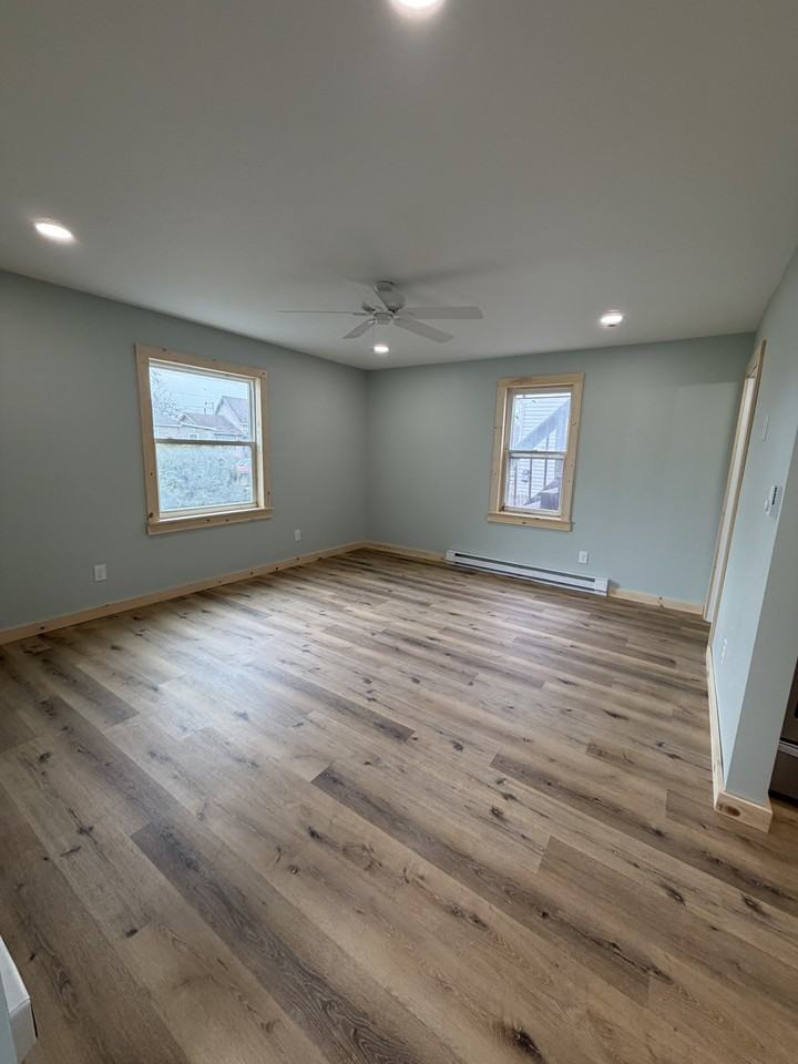 1303 S Main St #2 - Photo 3 of 8