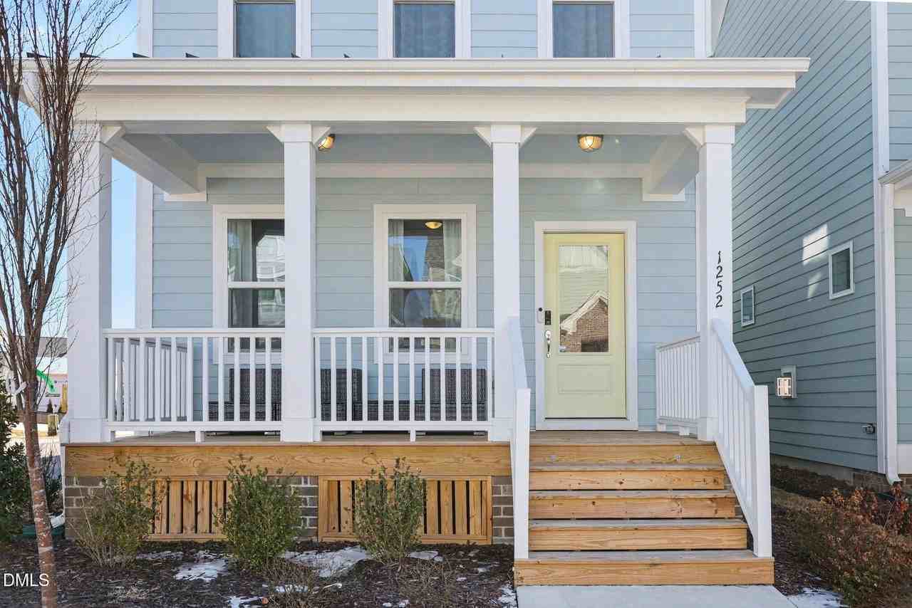 1252 Barreto Dr - Photo 4 of 27