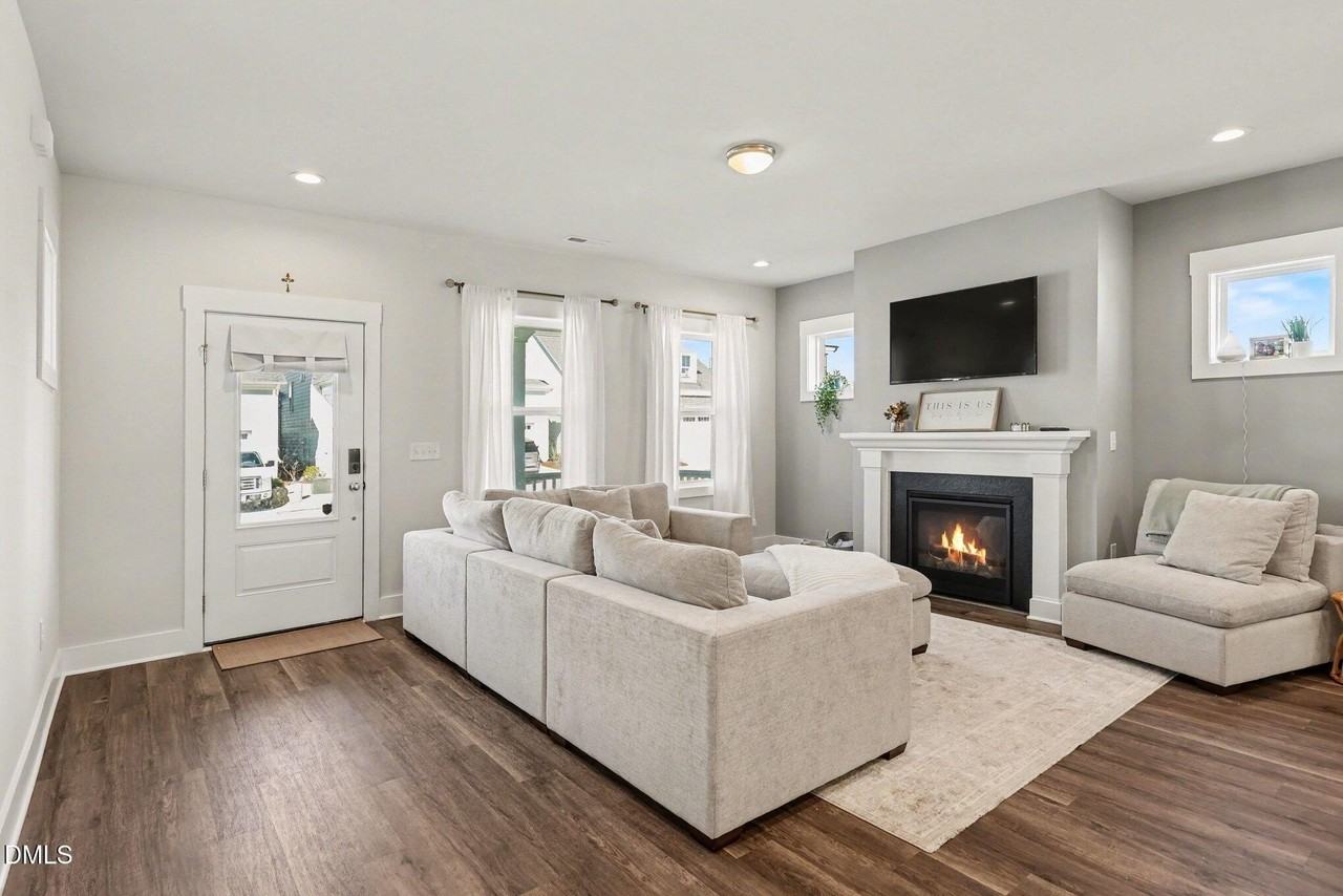 1252 Barreto Dr - Photo 5 of 27