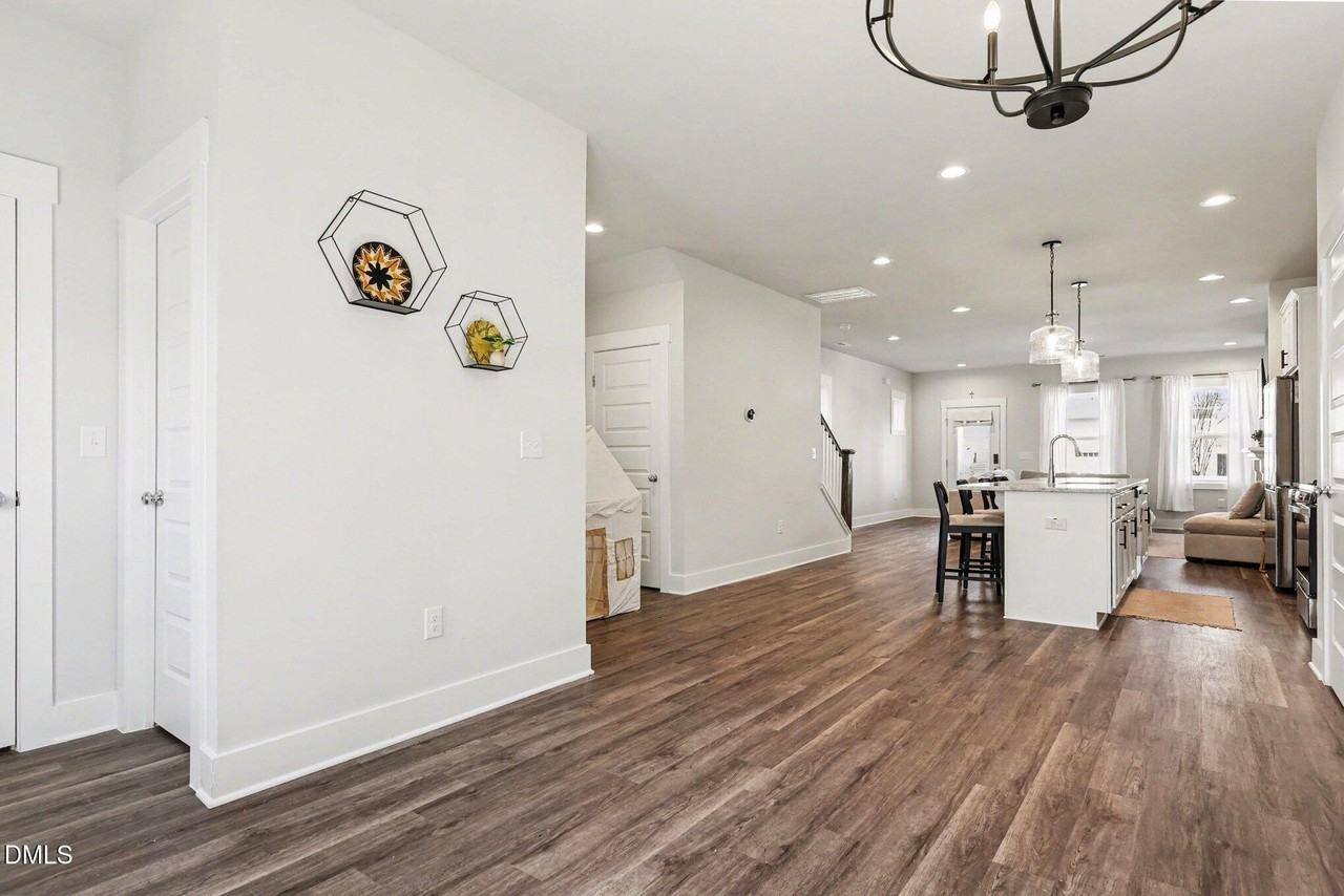 1252 Barreto Dr - Photo 7 of 27