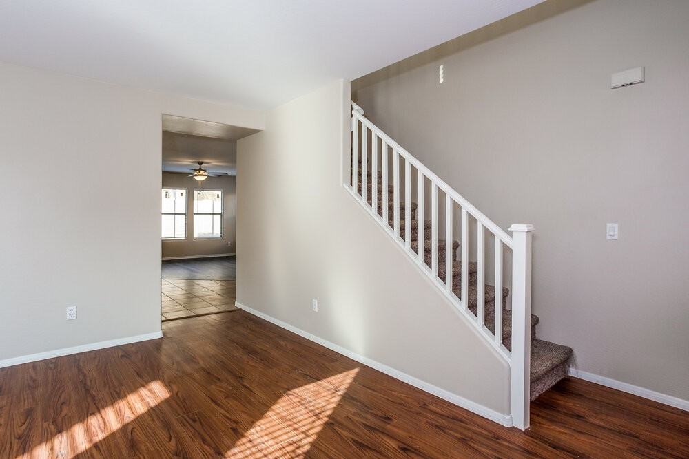 10952 W Elm St - Photo 2 of 15