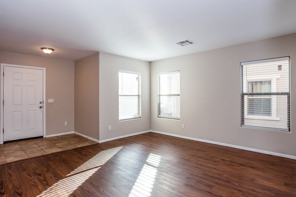 10952 W Elm St - Photo 3 of 15