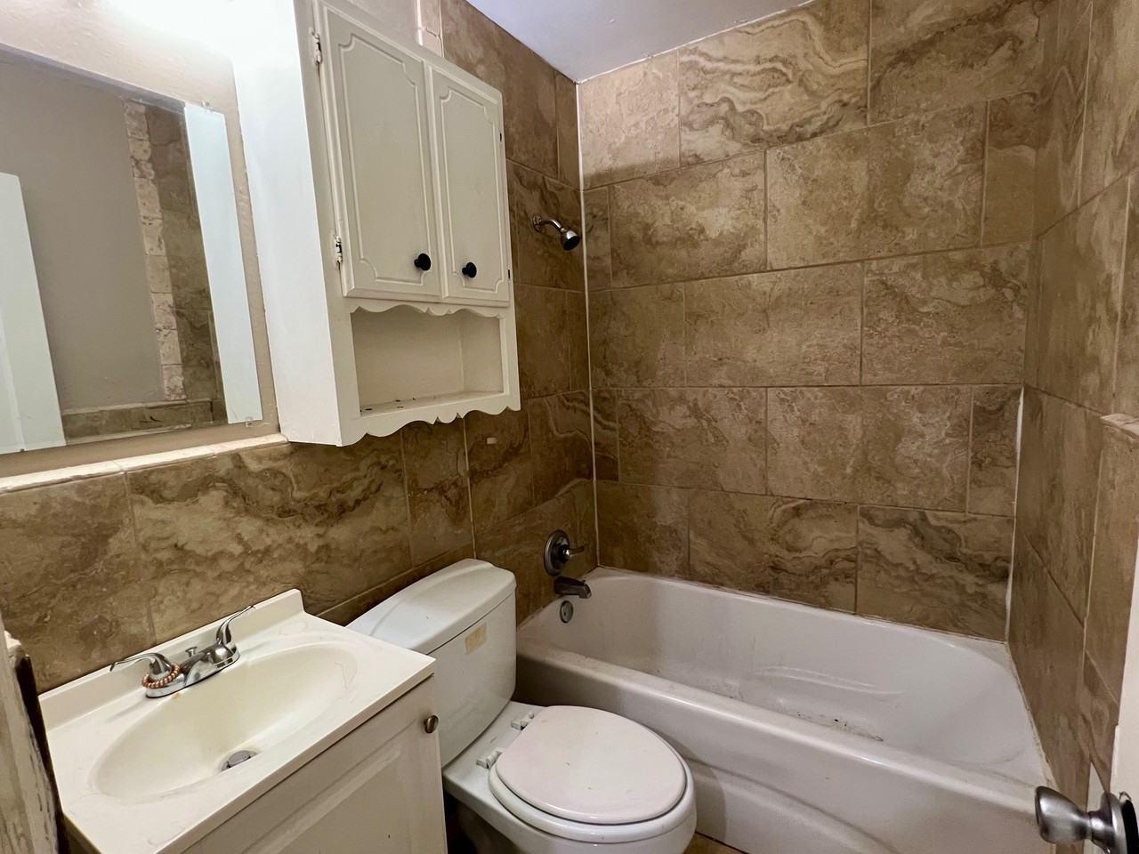 533 E Fairchild Dr #1 - Photo 6 of 10