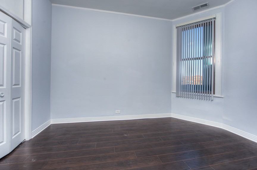 3851 N Lincoln Ave #3 - Photo 3 of 8