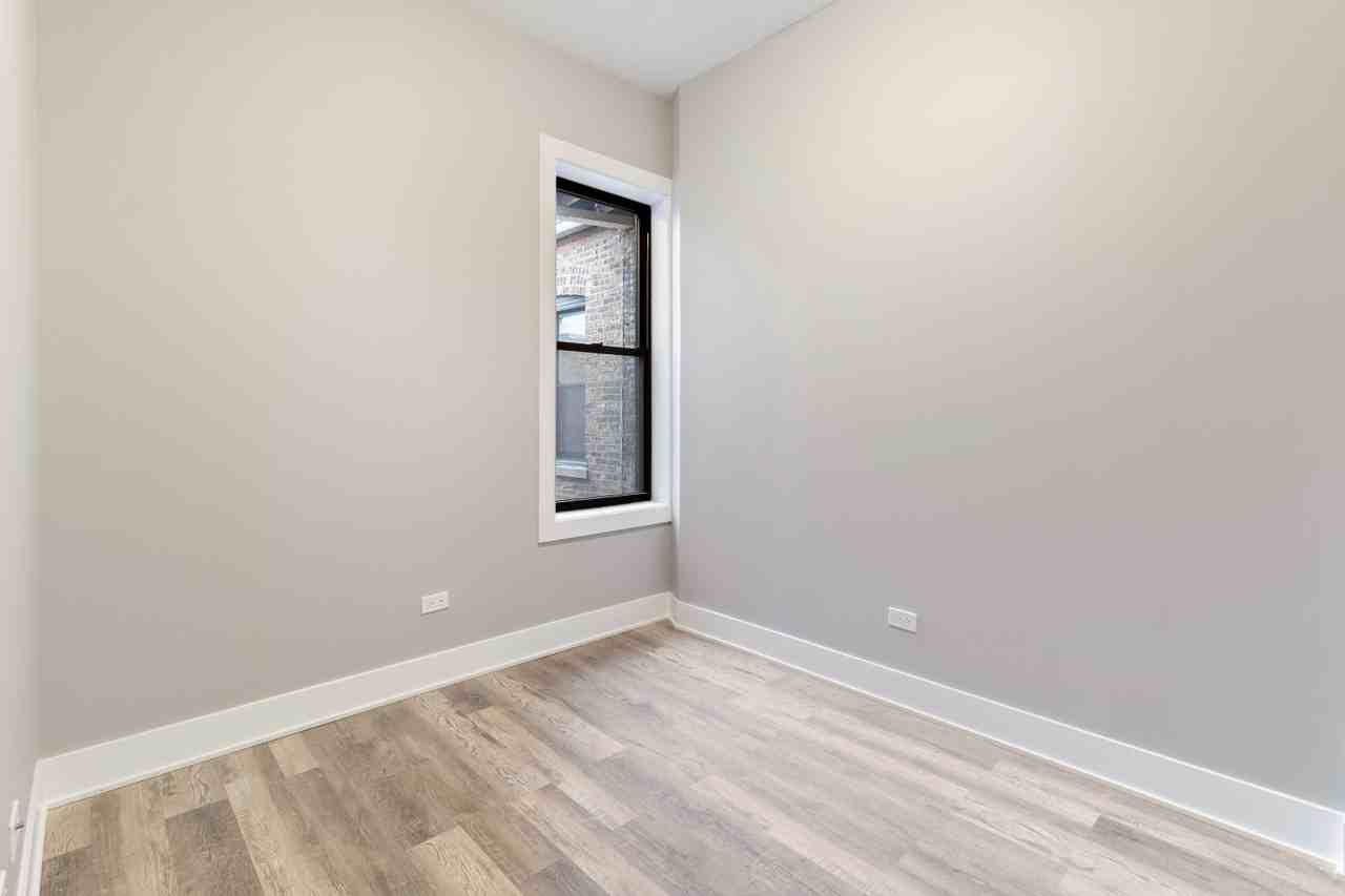 2053 W Iowa St #3B - Photo 6 of 16