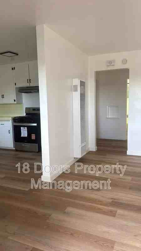 4349 1/2 College Ave - Photo 6 of 21