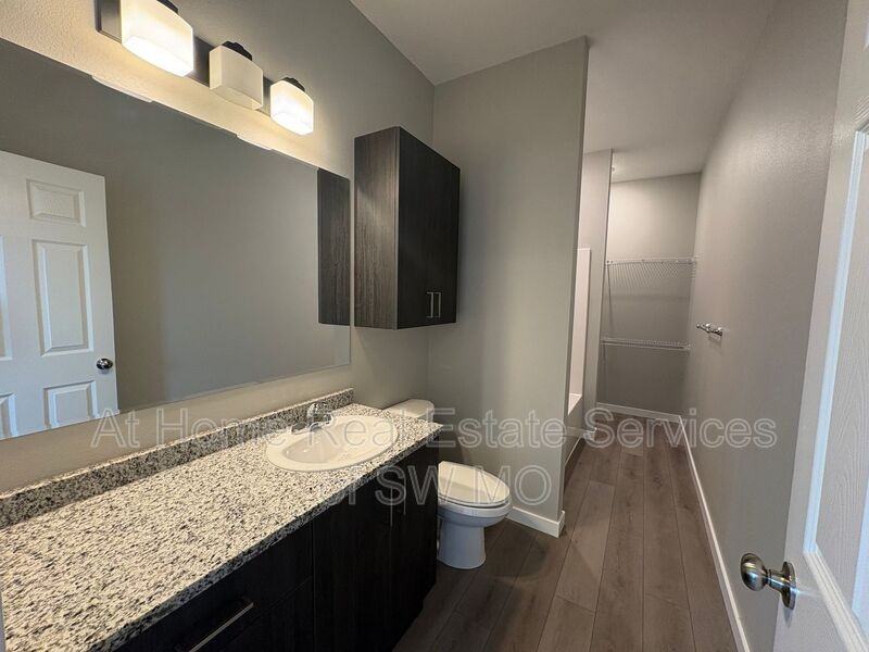 4930 W Minota St - Photo 7 of 10