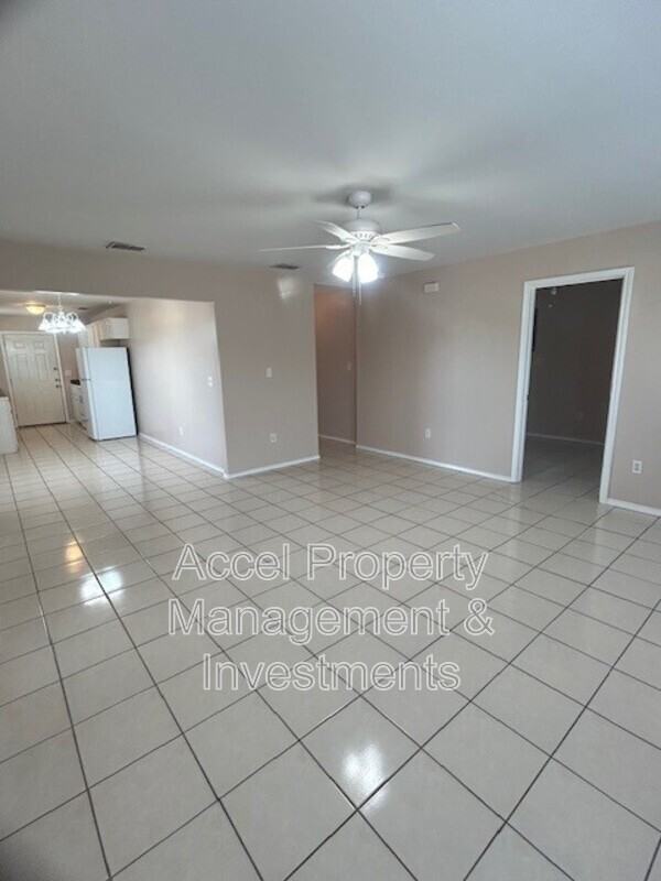 1522 W Nolana Ave #D - Photo 3 of 15