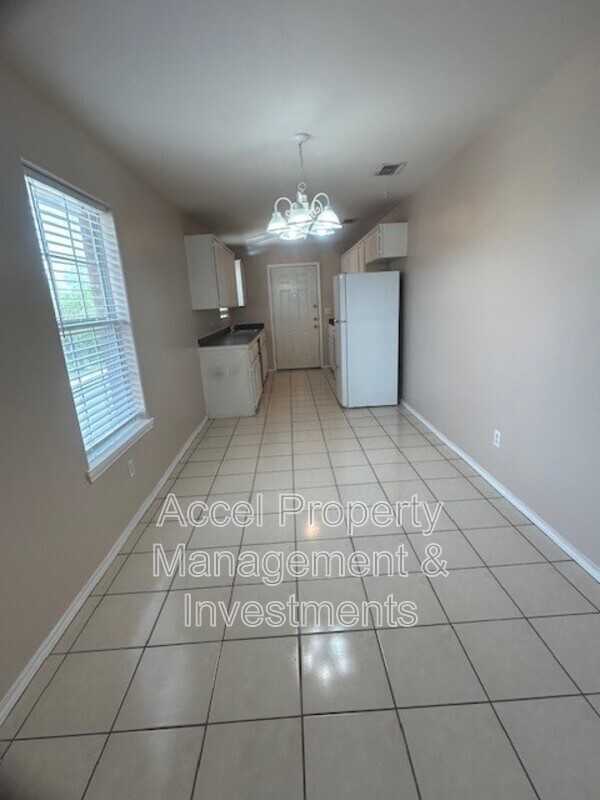1522 W Nolana Ave #D - Photo 4 of 15