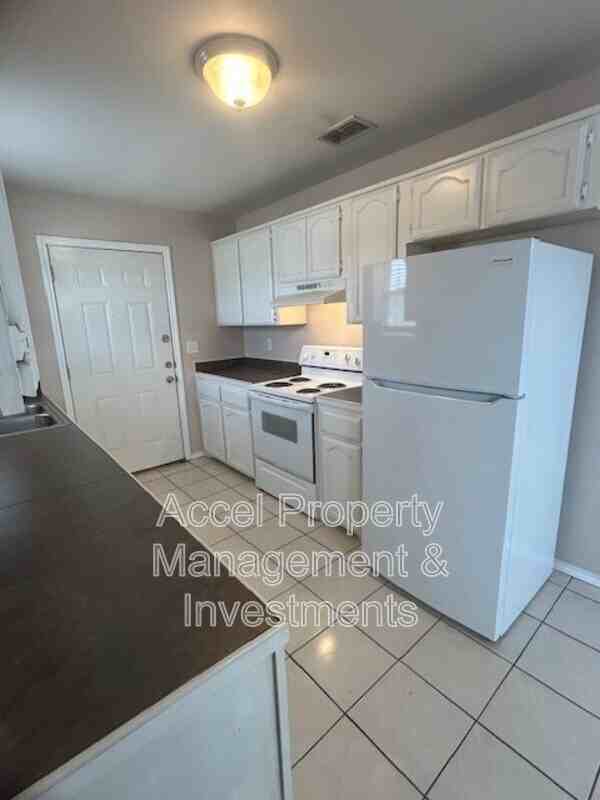 1522 W Nolana Ave #D - Photo 6 of 15