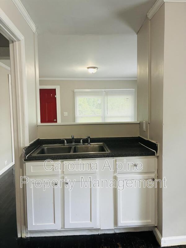 615 Dr Martin Luther King Jr Way - Photo 4 of 21