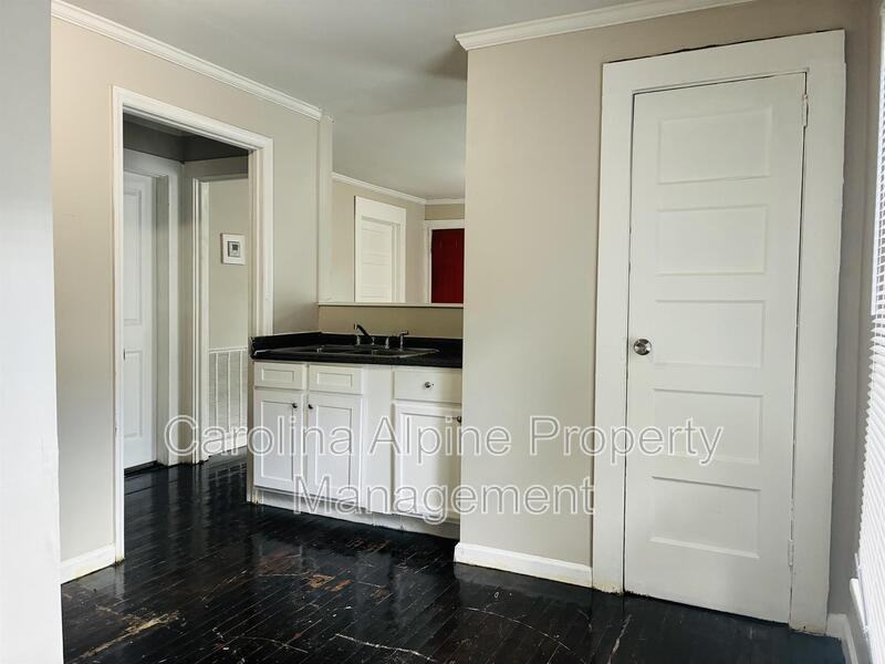 615 Dr Martin Luther King Jr Way - Photo 5 of 21