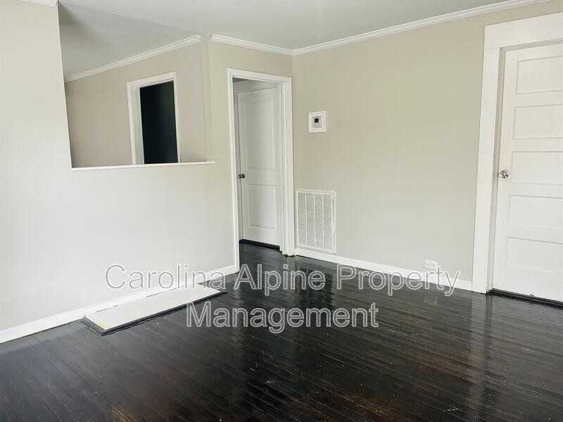 615 Dr Martin Luther King Jr Way - Photo 6 of 21