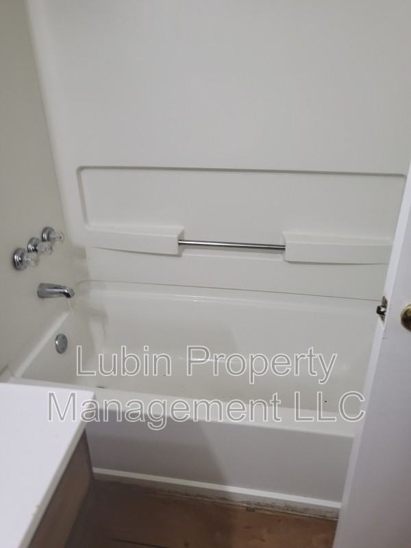 2527 Calvert Ave - Photo 5 of 5