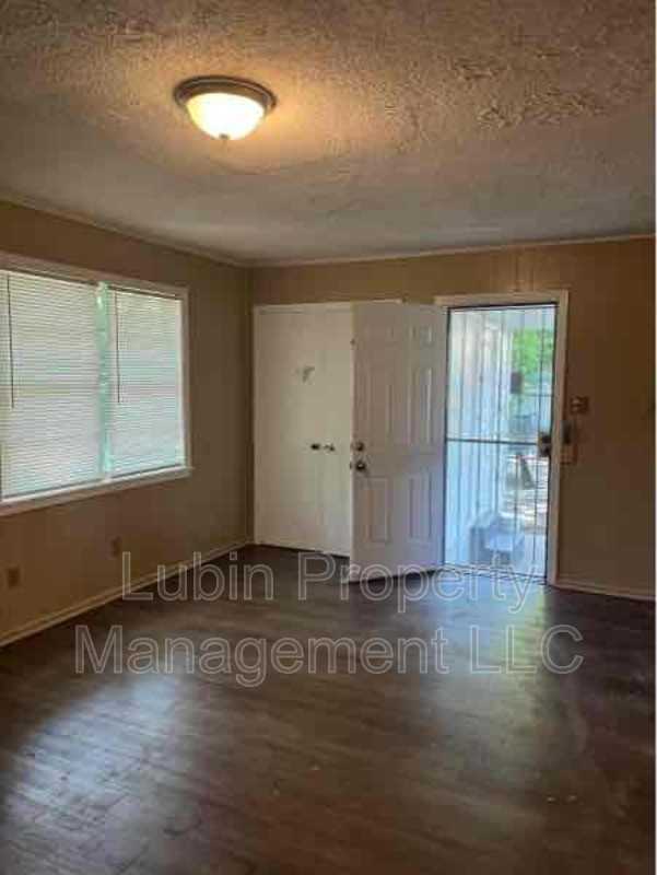 1165 Nester Cv - Photo 2 of 4