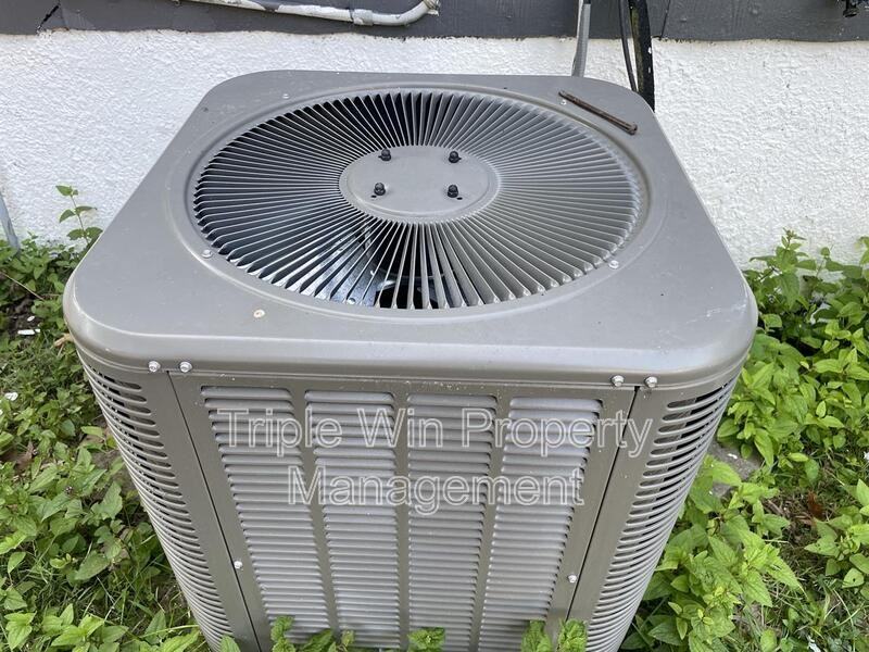 1901 Eagle Dr - Photo 6 of 32